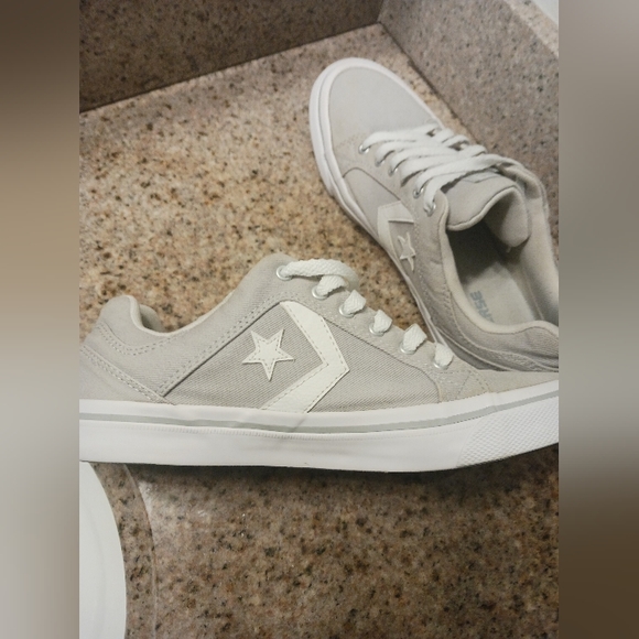 Converse All star unisex gray & white tennis shoes Men's  9  Women's 10.5 - Picture 5 of 15